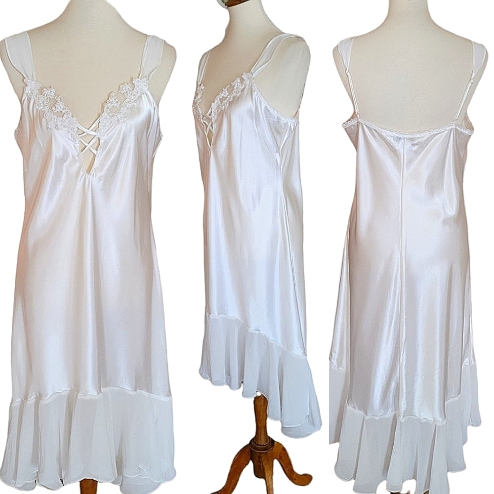 Vintage - White Satin & Chiffon Lace‎ Beaded High Low Chemise - Picture 1 of 7